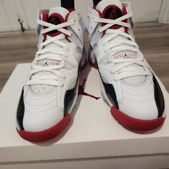 Jordan Jumpman Two Trey White Gym Red Black - Picture 6 of 6